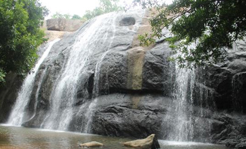 Thommankuthu Waterfalls